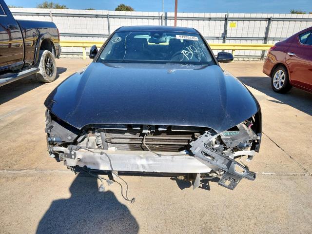 Audi A8 L Quattro Image 8