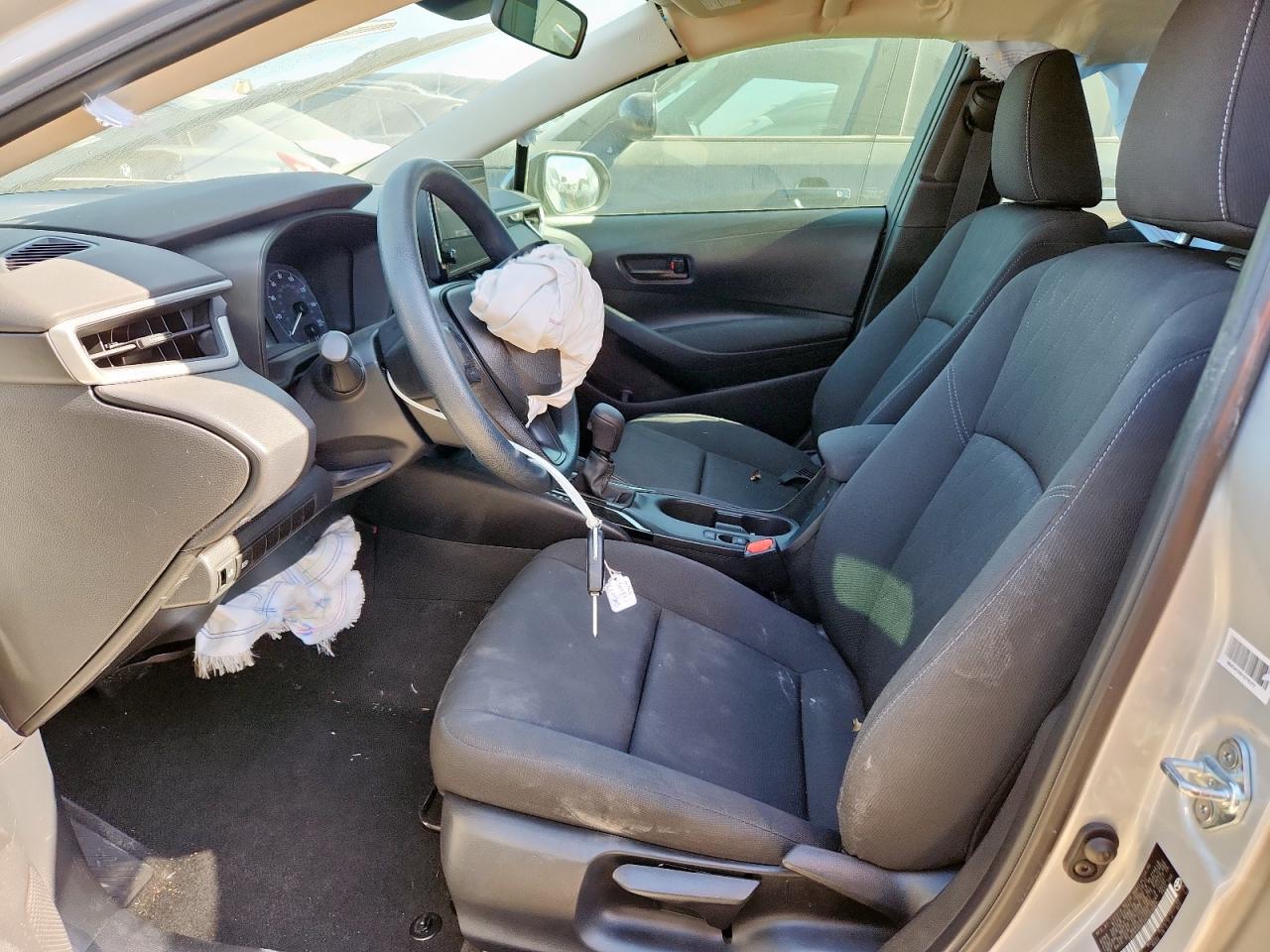 Toyota Corolla Le Image 4