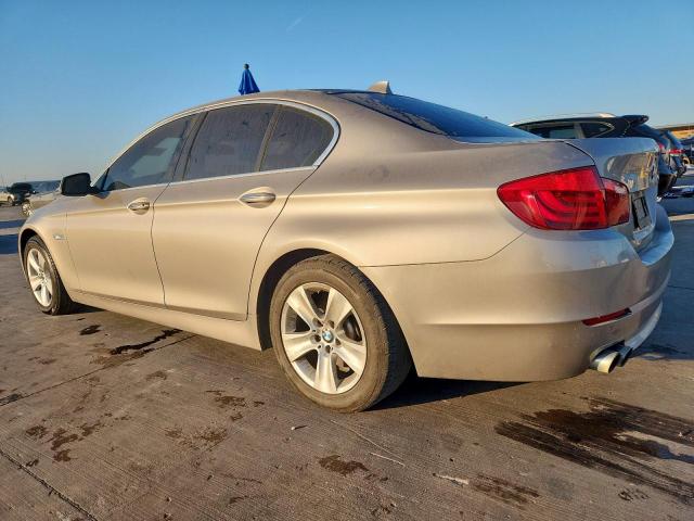 BMW 5 Series I Image 11