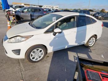  Salvage Ford Fiesta