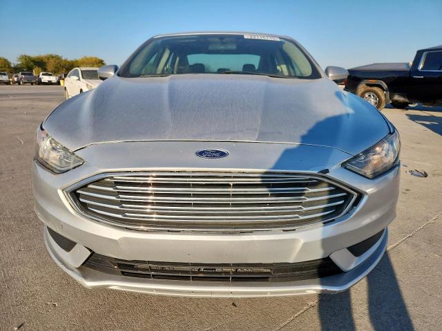 Ford Fusion Se Hybrid Image 4