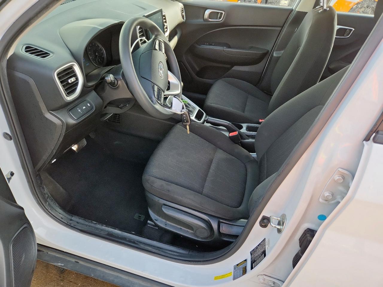 Hyundai VENUE Se Image 9