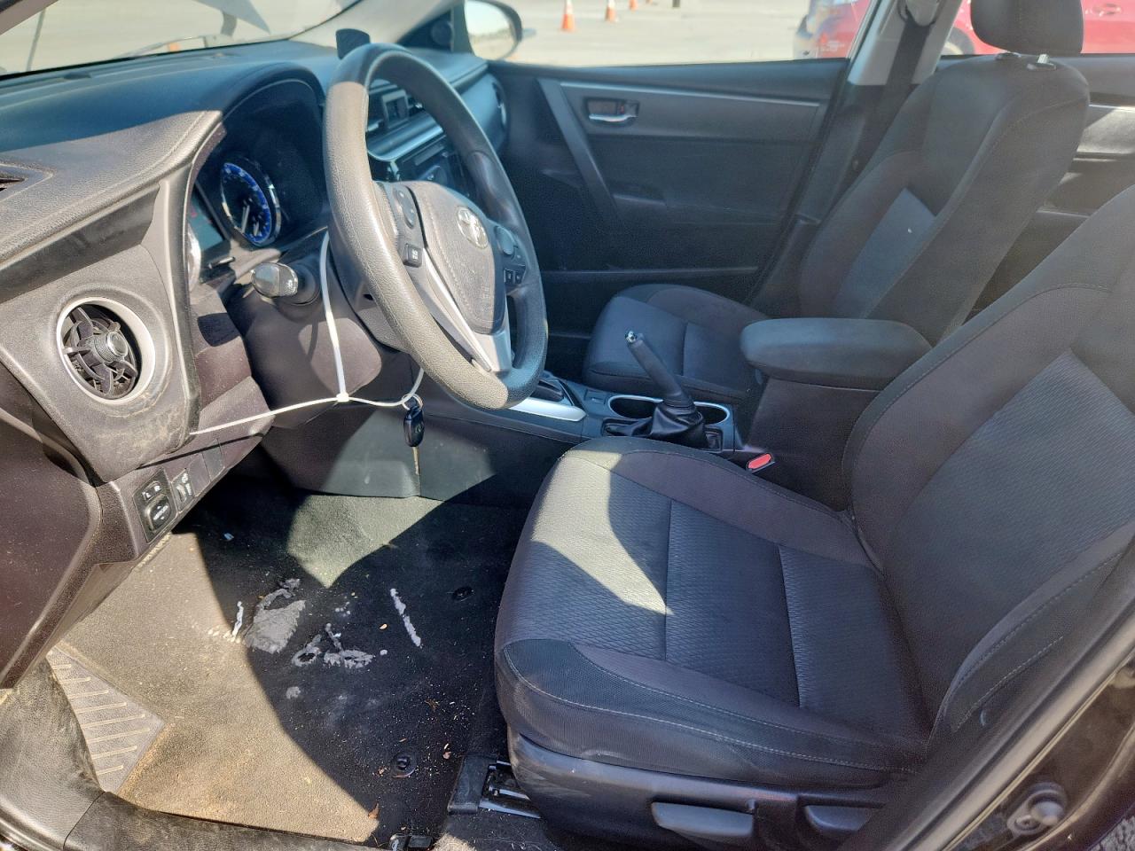 Toyota Corolla L Image 7