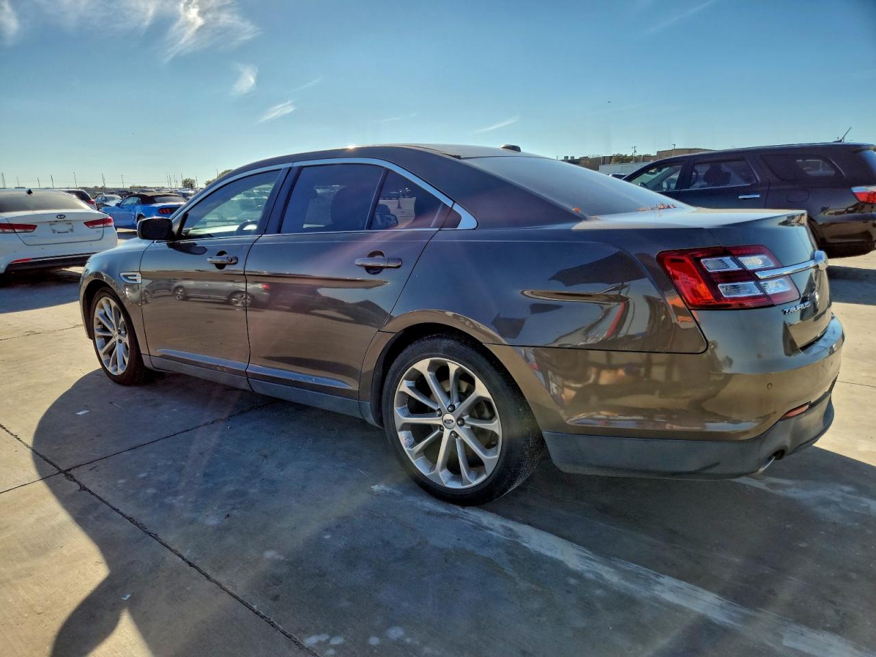 Ford Taurus Limited Image 5