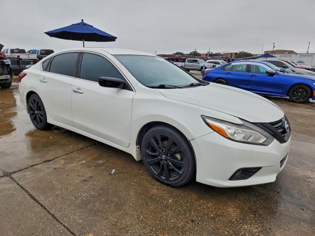 Nissan Altima 2.5 Image 11