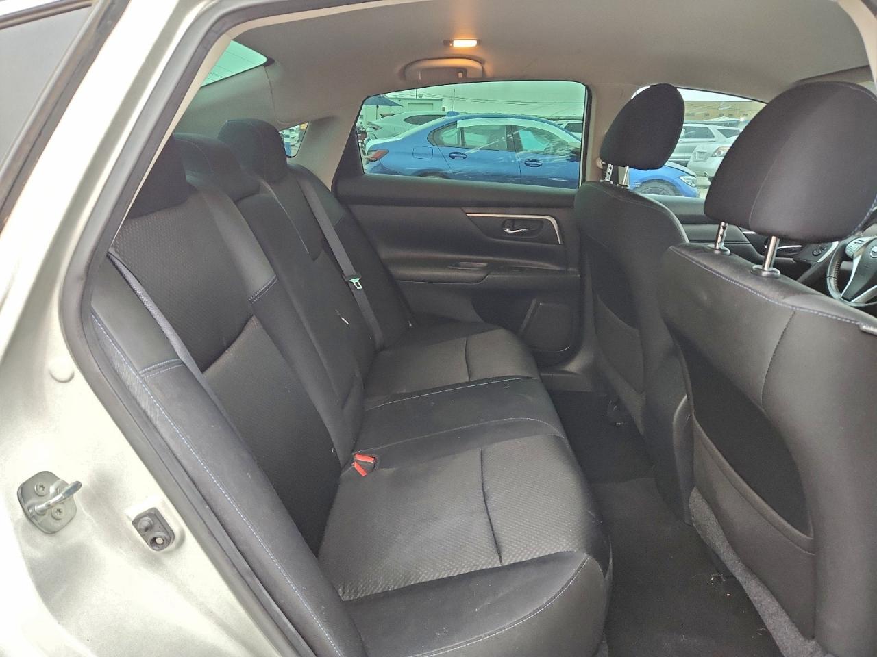 Nissan Altima 2.5 Image 3