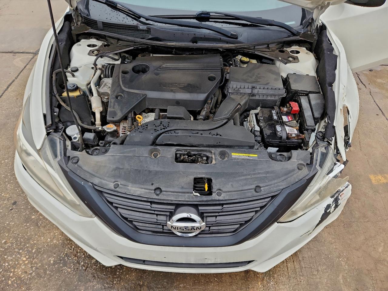 Nissan Altima 2.5 Image 2
