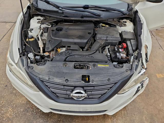 Nissan Altima 2.5 Image 2