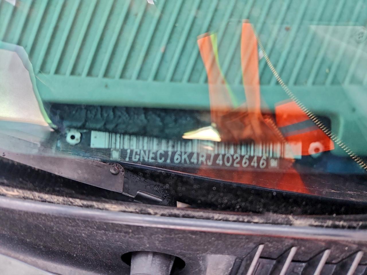 Chevrolet Suburban C1500 Image 10