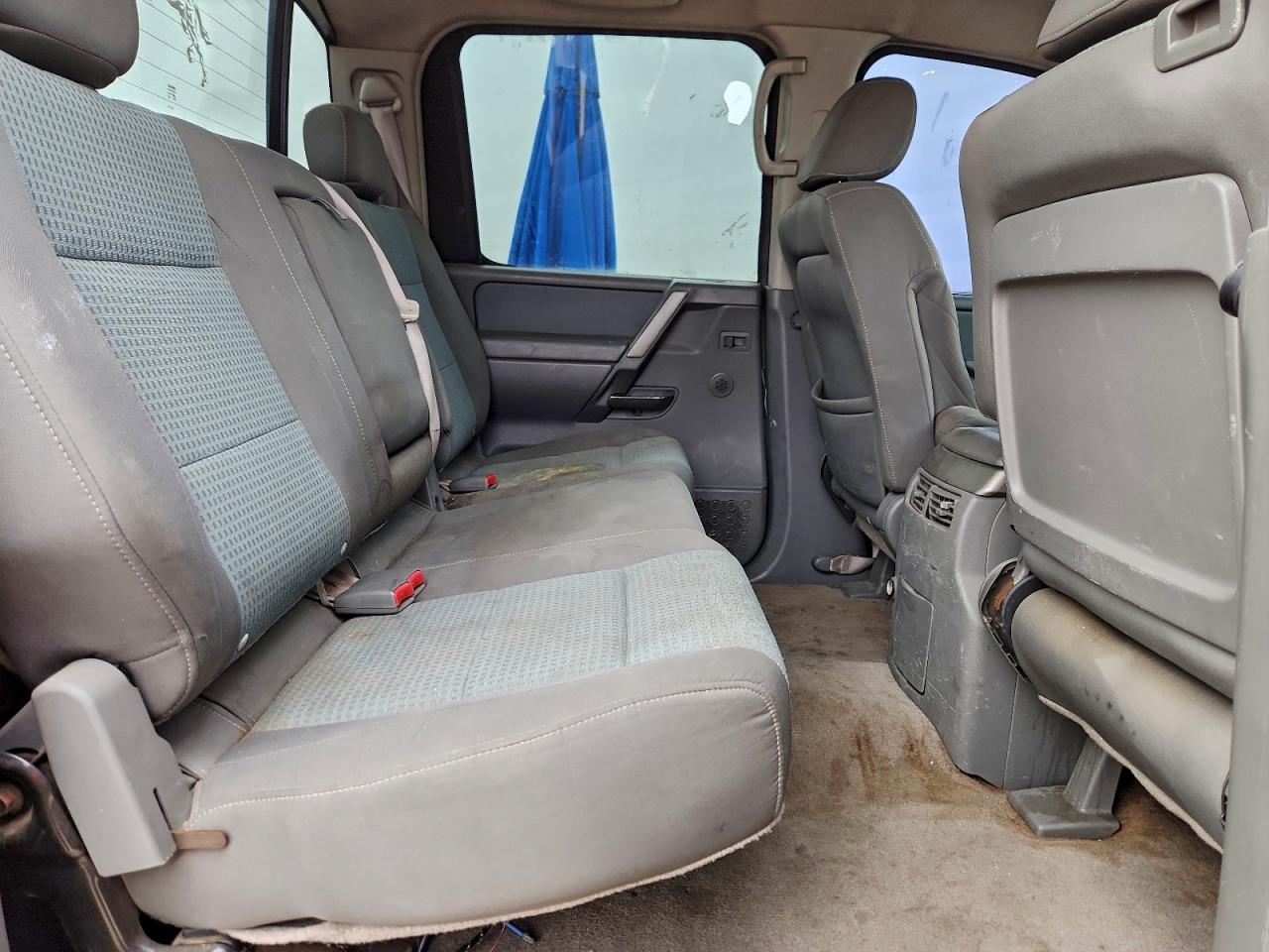 Nissan Titan Xe Image 11