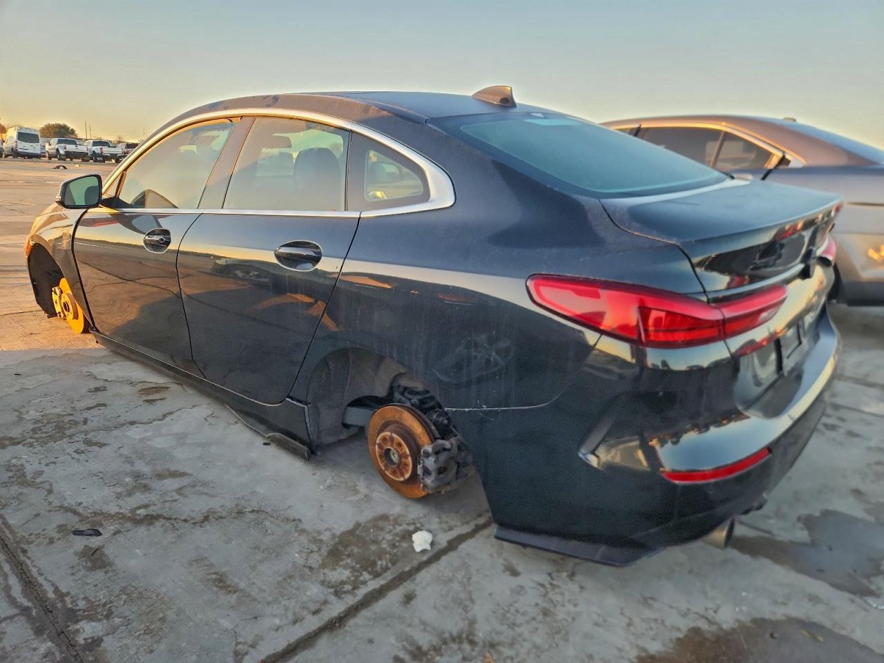 BMW 2 Series Image 4