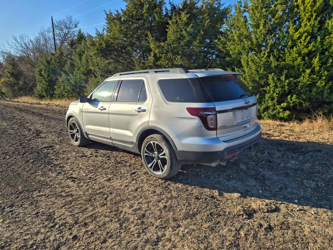Ford Explorer Sport Image 2