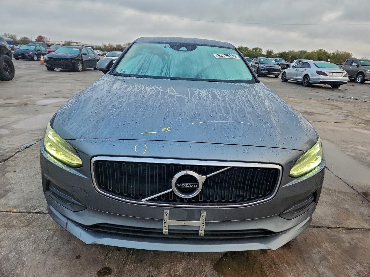 Volvo S90 T5 Momentum Image 2