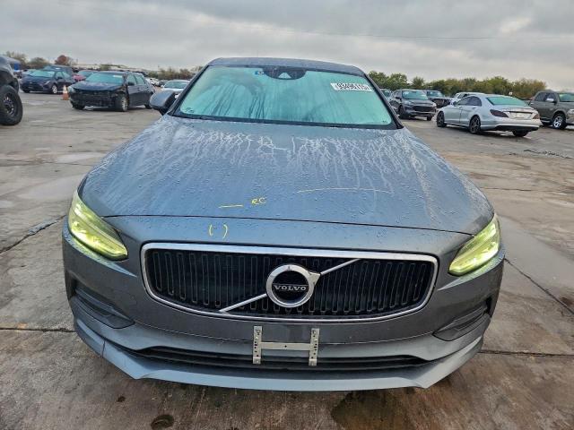 Volvo S90 T5 Momentum Image 2