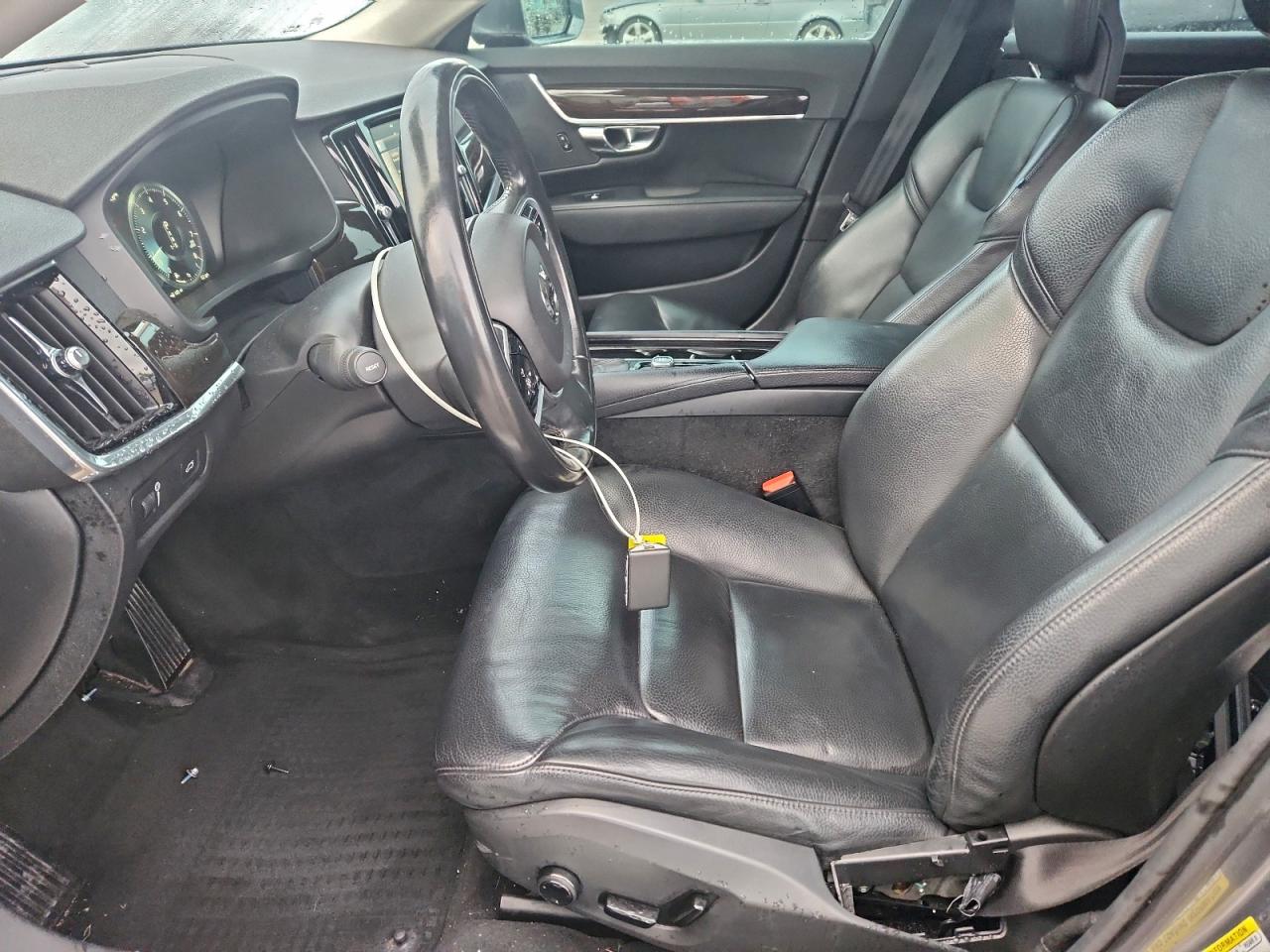 Volvo S90 T5 Momentum Image 10