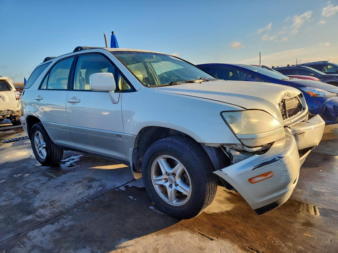 Lexus RX 300 Image 11