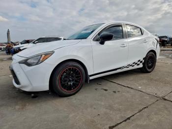  Salvage Toyota Yaris
