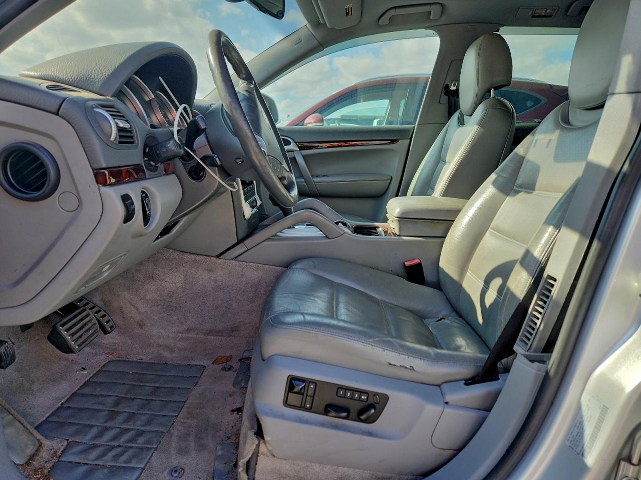 Porsche Cayenne S Image 5