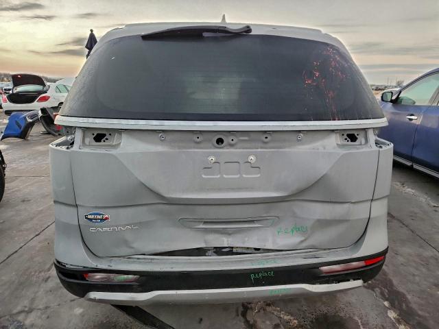 Kia Carnival Ex Image 11