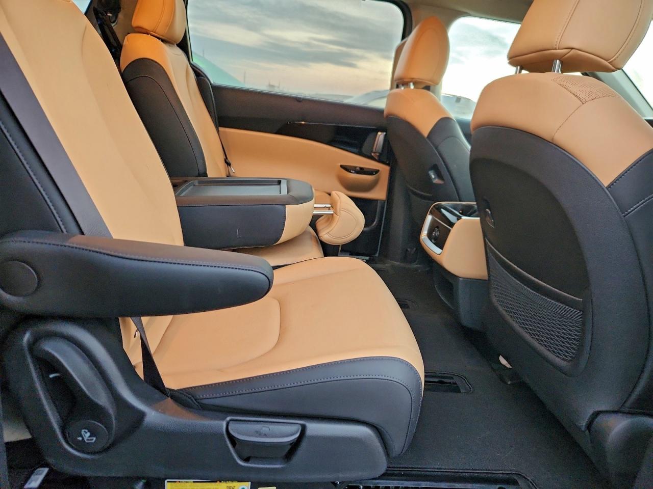 Kia Carnival Ex Image 8