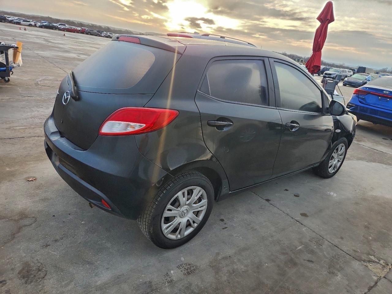 Mazda 2 Image 3