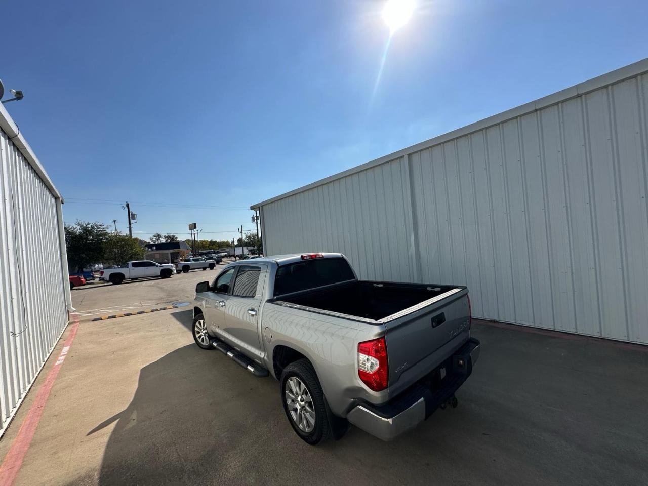 Toyota Tundra Crewmax Limited Image 6