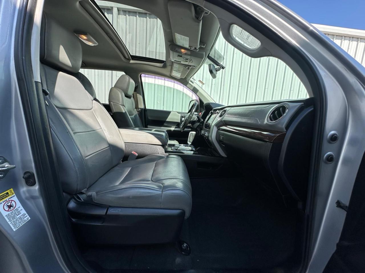 Toyota Tundra Crewmax Limited Image 9