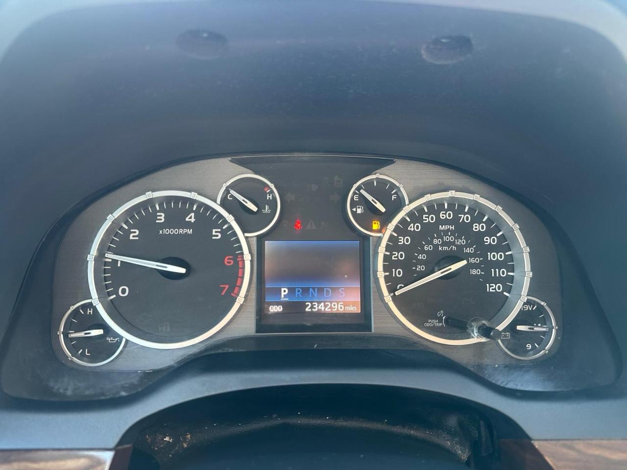 Toyota Tundra Crewmax Limited Image 11