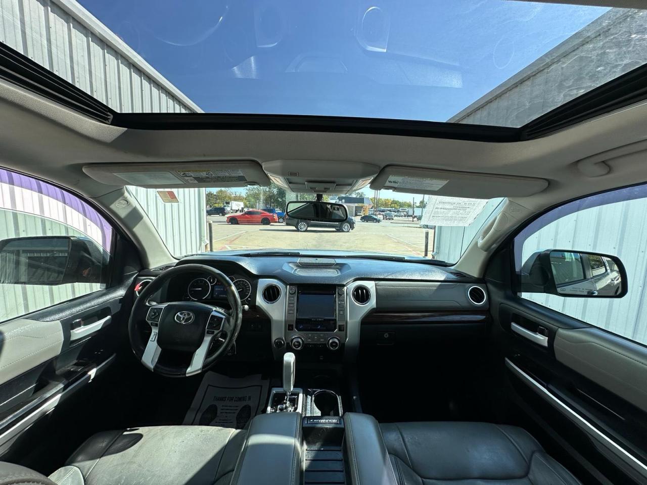 Toyota Tundra Crewmax Limited Image 3