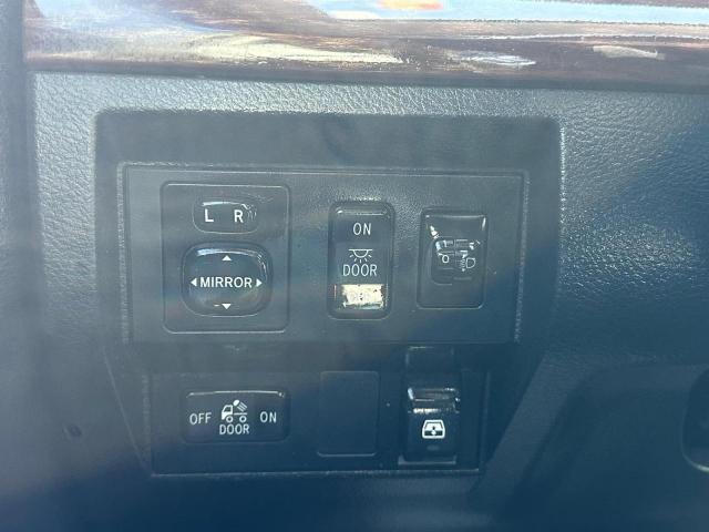 Toyota Tundra Crewmax Limited Image 14