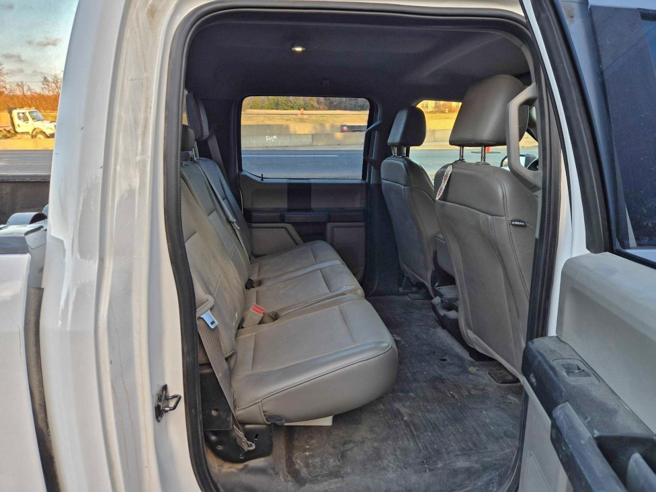 Ford F-150 Supercrew Image 8