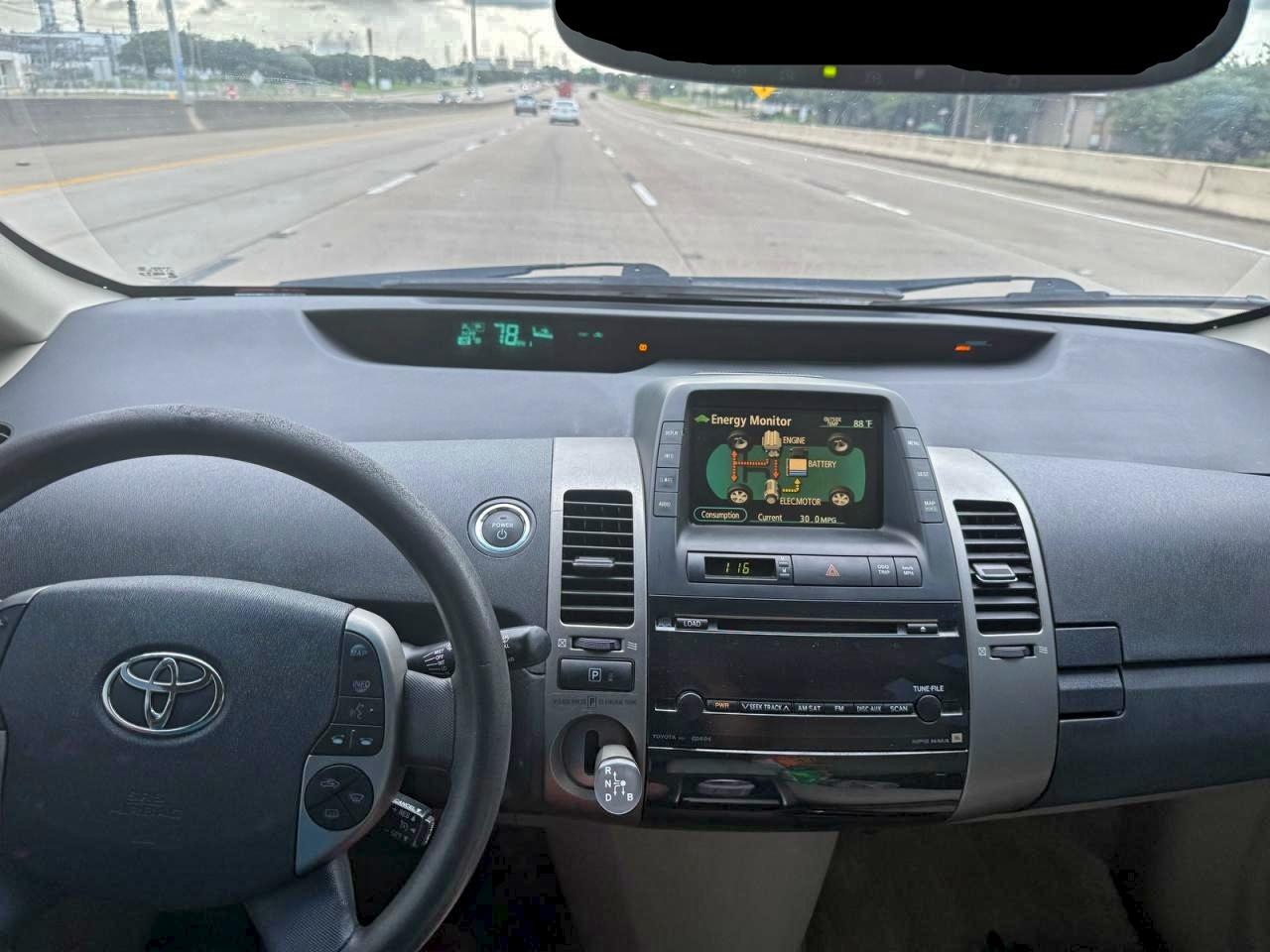 Toyota Prius Image 10