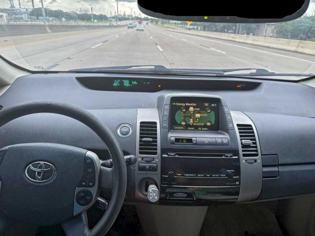 Toyota Prius Image 10