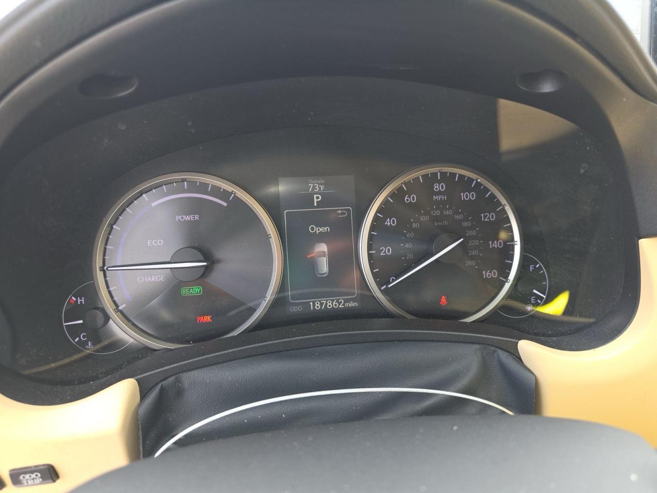 Lexus NX 300h Image 14