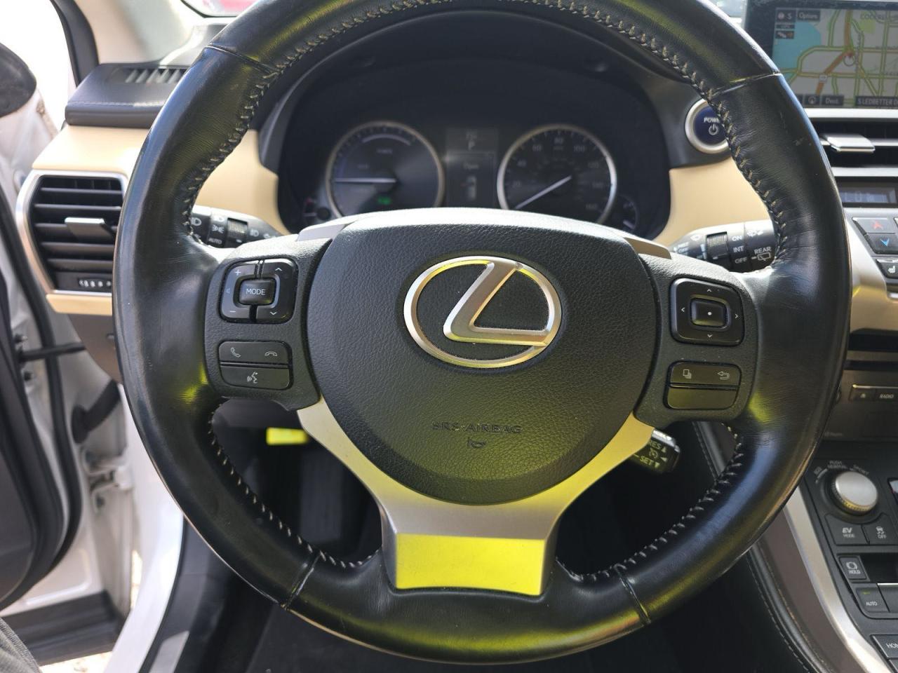 Lexus NX 300h Image 2