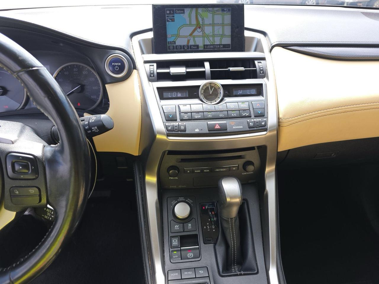 Lexus NX 300h Image 10