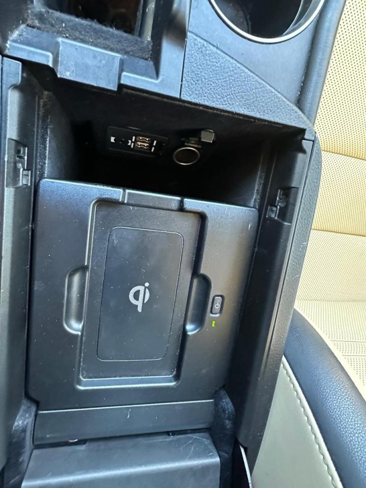 Lexus NX 300h Image 9