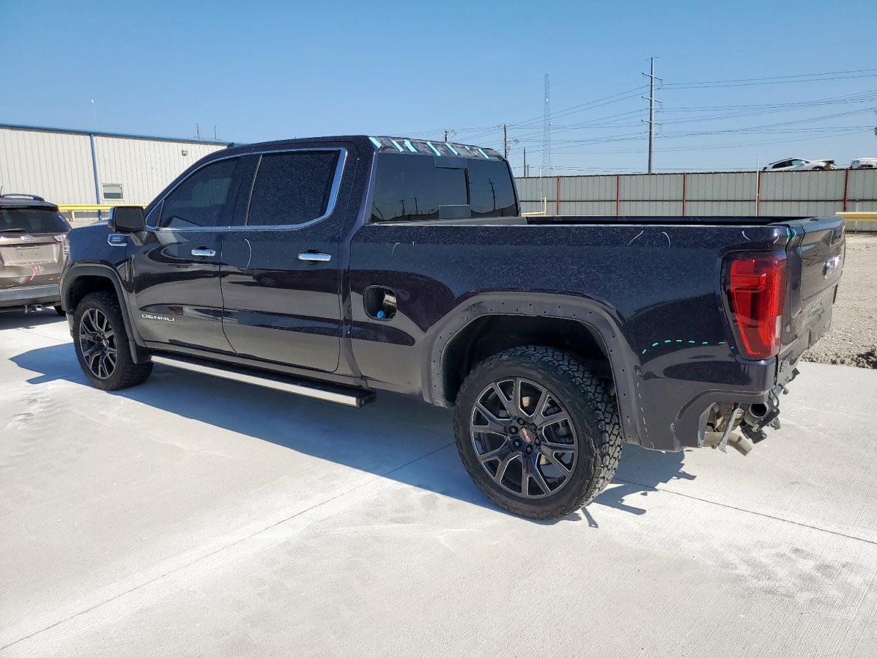 GMC Sierra K1500 Denali Image 2