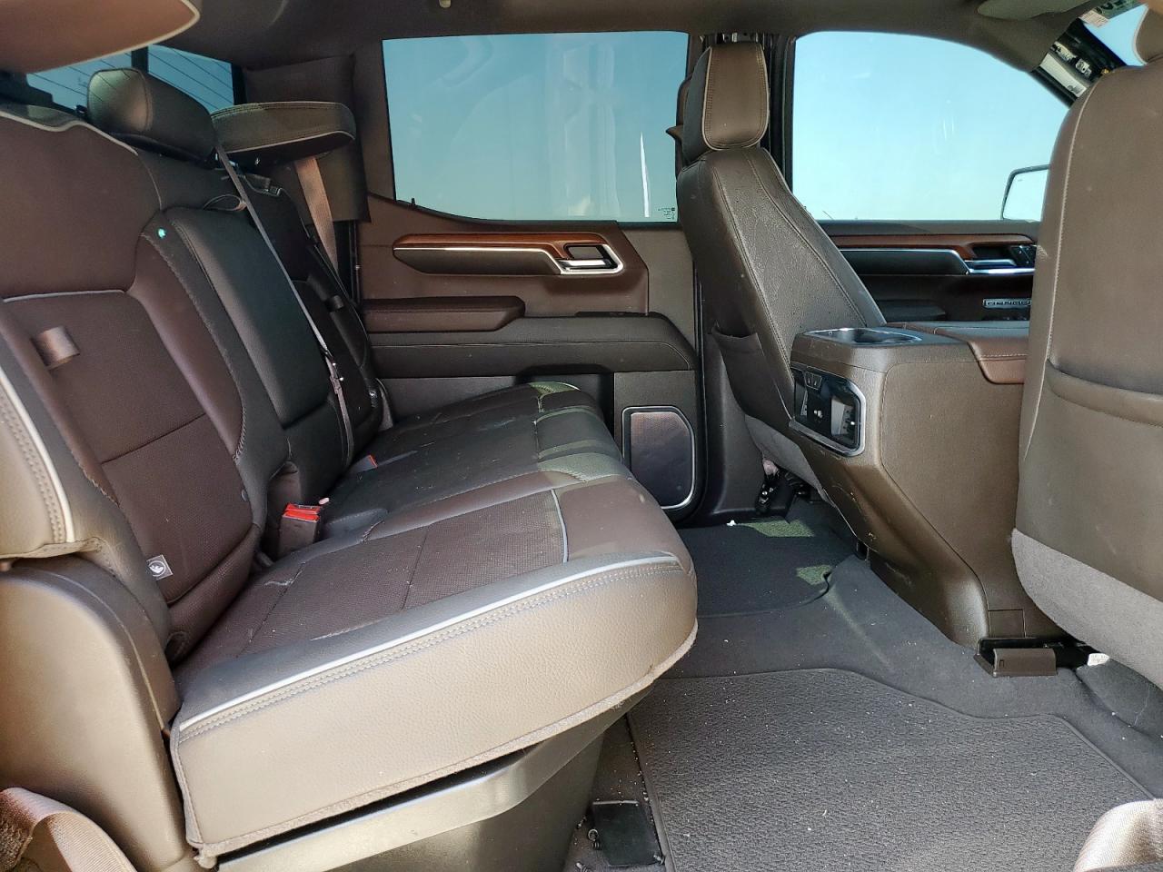 GMC Sierra K1500 Denali Image 11