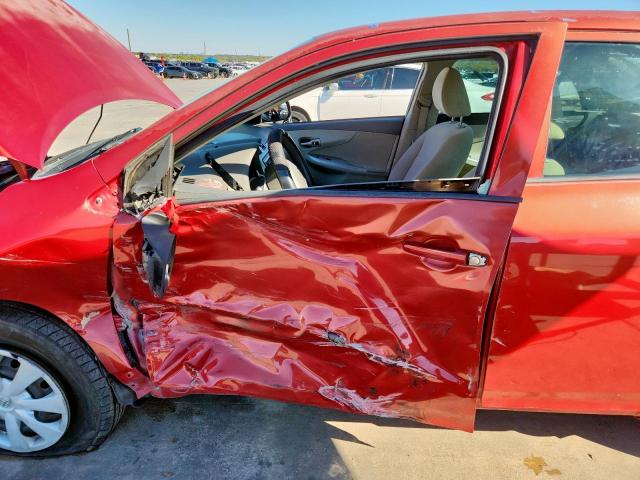 Toyota Corolla Base Image 11