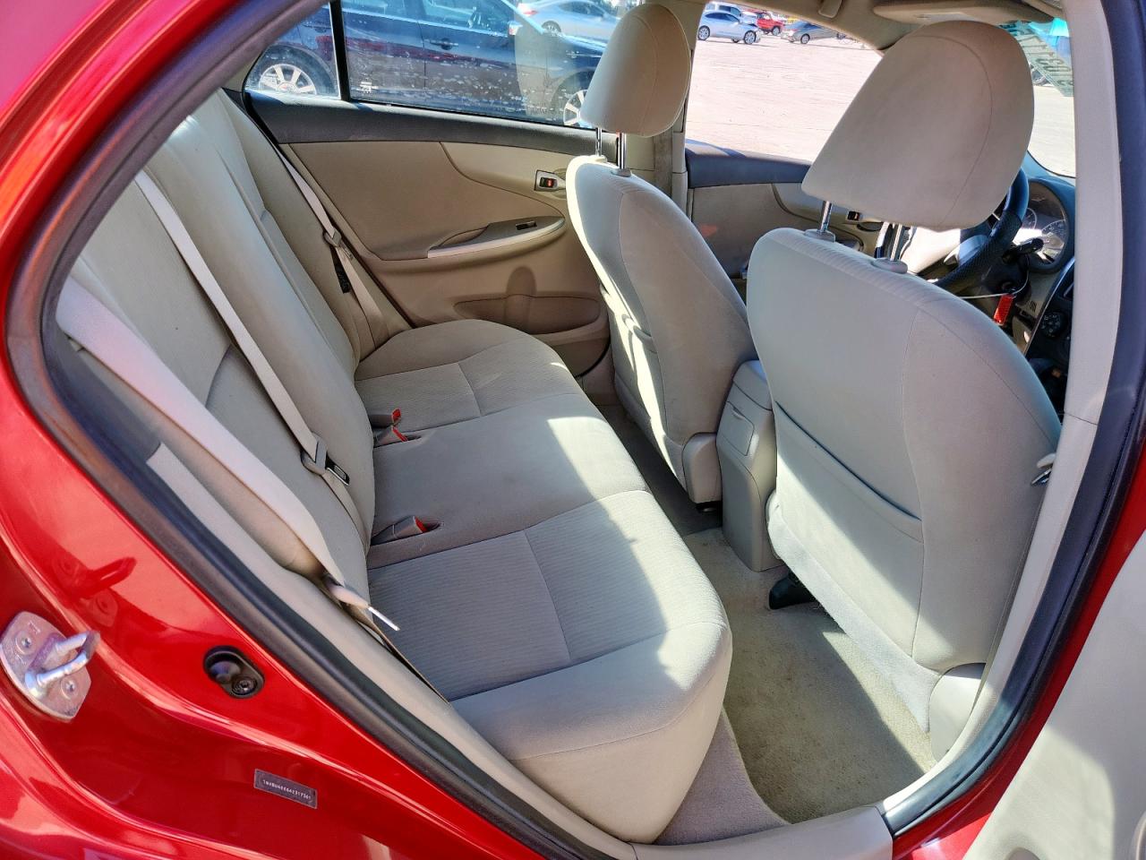 Toyota Corolla Base Image 10