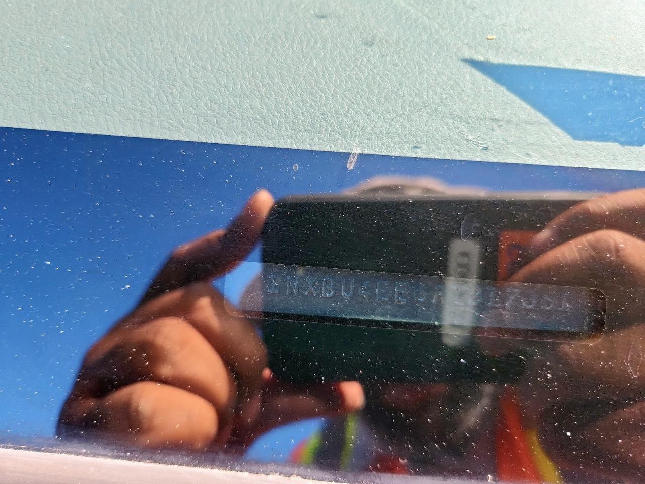 Toyota Corolla Base Image 9