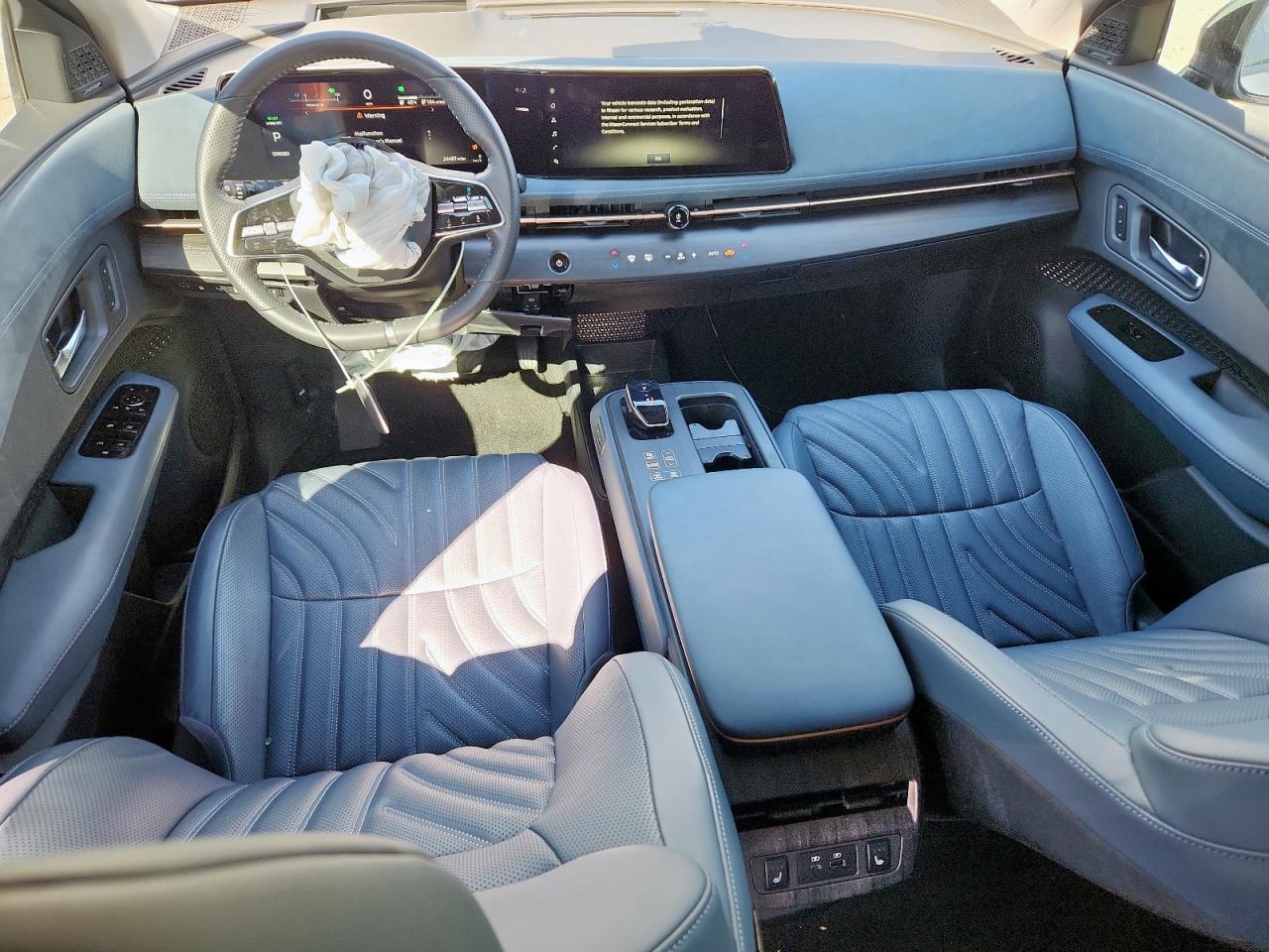 Nissan Ariya Platinum + Image 13