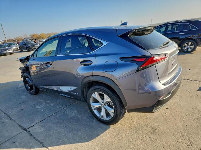 Lexus NX 300h Image 4