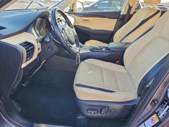 Lexus NX 300h Image 8