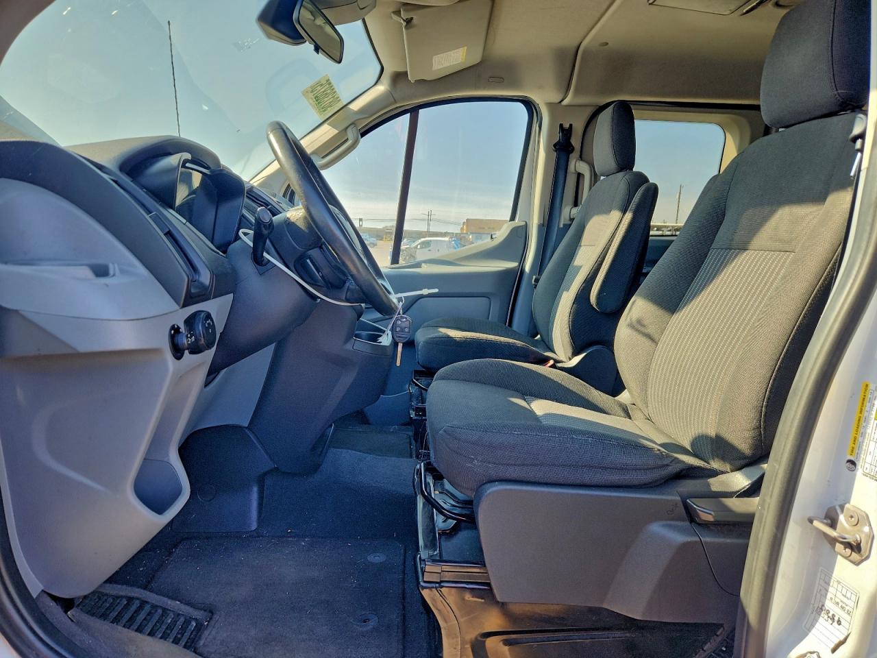 Ford Transit T-350 Image 10