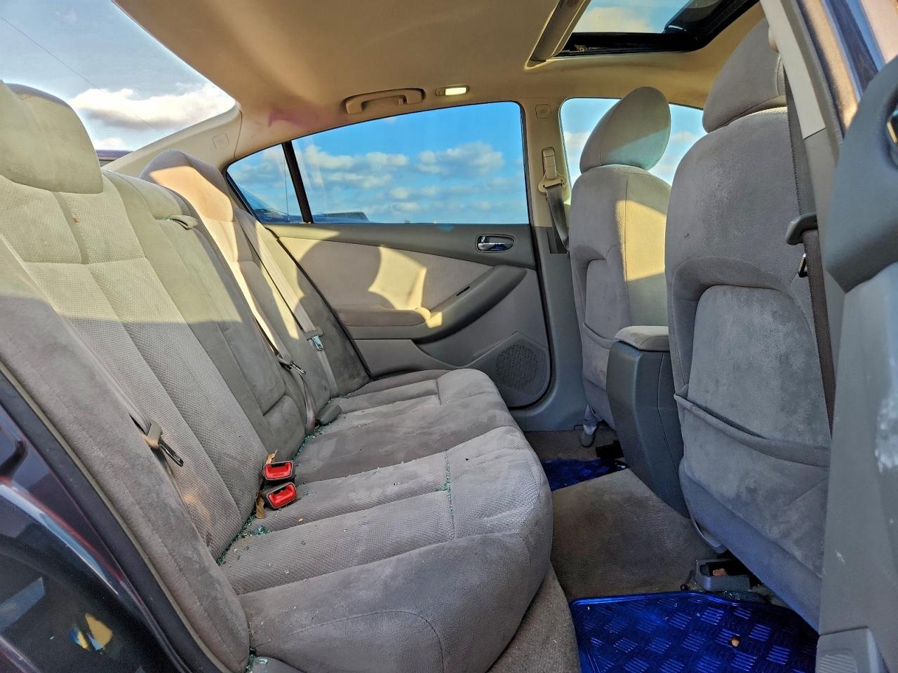 Nissan Altima 2.5 Image 9