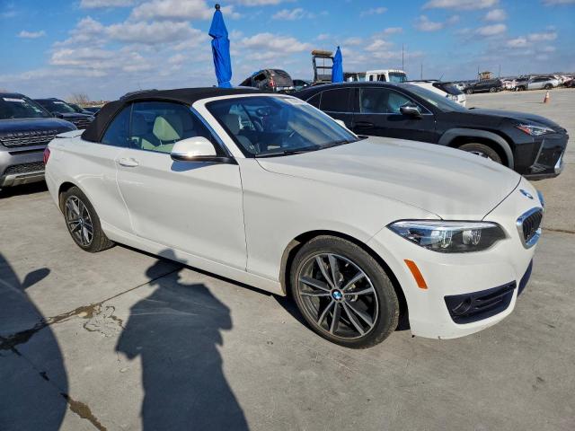 BMW 2 Series Image 2