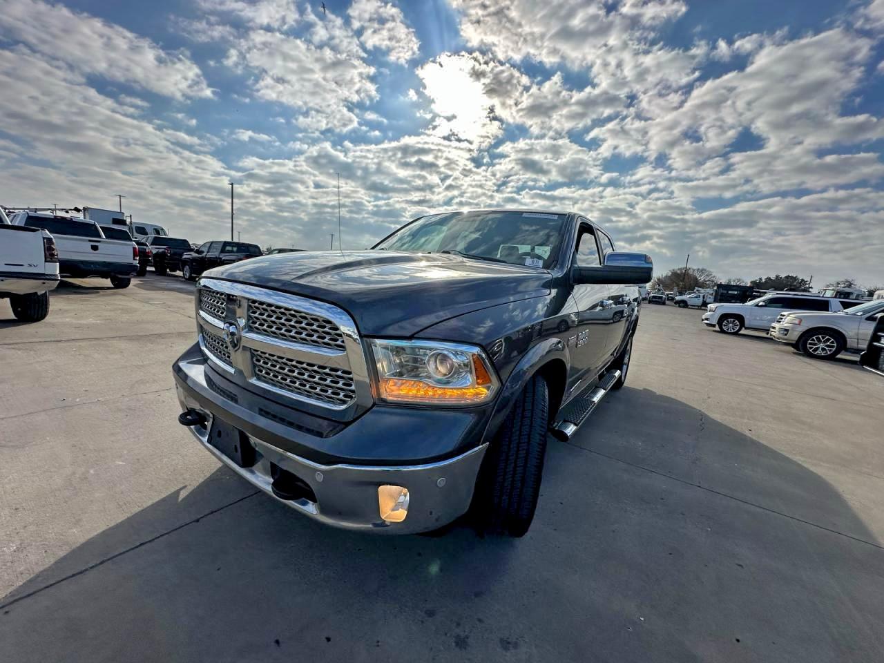 Ram 1500 Laramie Image 10