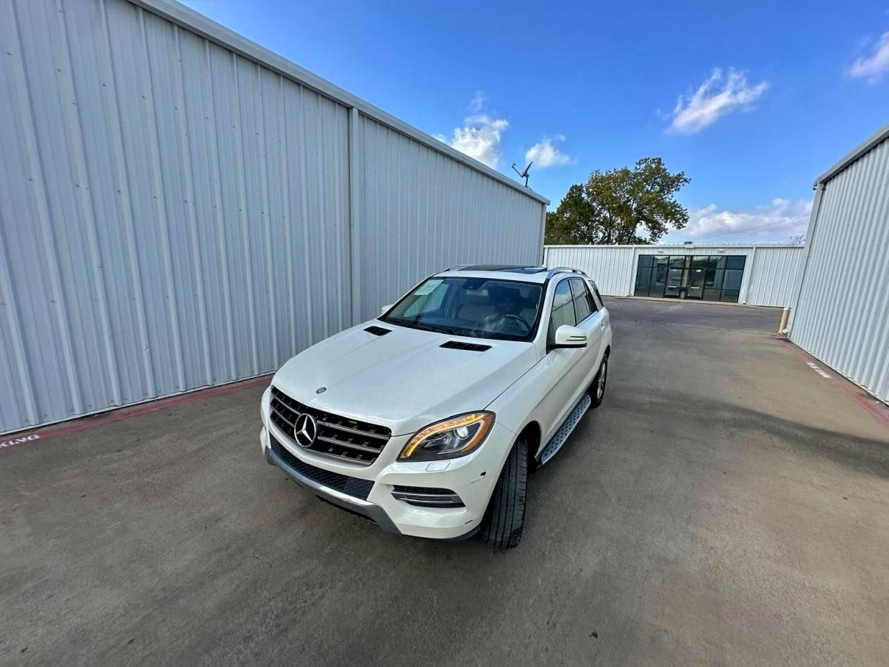 Mercedes-Benz M-Class 350 Image 3